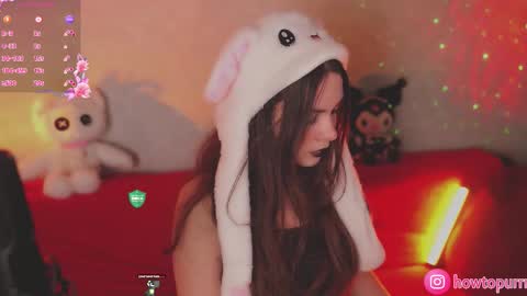 Snapshot of howtomeow chatting on October 14, 2025, 5:03 pm Mia online show from October 14, 2025, 5:03 pm