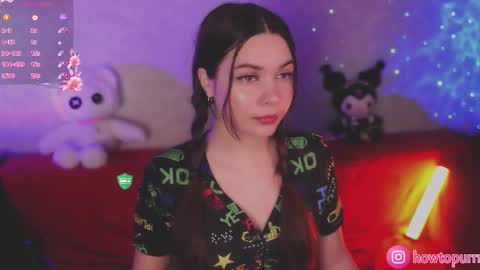 Snapshot of howtomeow chatting on October 17, 2025, 4:42 pm Mia online show from October 17, 2025, 4:42 pm