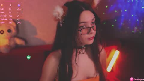 Snapshot of howtomeow chatting on October 23, 2025, 5:01 pm Mia online show from October 23, 2025, 5:01 pm