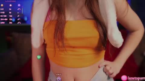 Snapshot of howtomeow chatting on November 19, 2025, 5:46 pm Mia online show from November 19, 2025, 5:46 pm