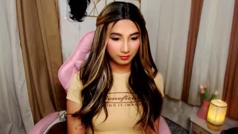 Snapshot of hugeasiancockandrea chatting on October 18, 2025, 11:33 am drea online show from October 18, 2025, 11:33 am
