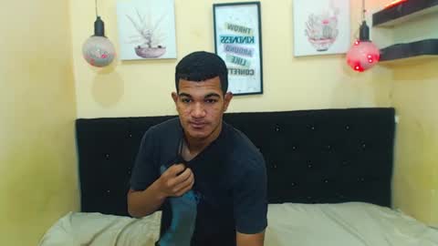 Snapshot of hugecock_twinks chatting on October 5, 2025, 3:49 am pablo ubeer bigcock sexy twinks hot online show from October 5, 2025, 3:49 am