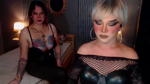 Snapshot of hugecockchristine chatting on November 11, 2025, 5:57 pm Christine online show from November 11, 2025, 5:57 pm