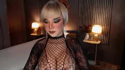 Snapshot of hugecockchristine chatting on December 3, 2025, 9:29 am Christine online show from December 3, 2025, 9:29 am