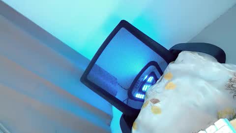 Yhanie online show from November 25, 2025, 2:22 am