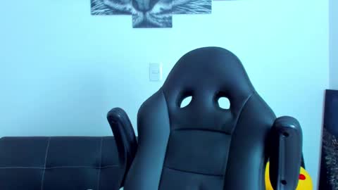 Snapshot of humber_eli chatting on March 4, 2025, 2:38 am Eli online show from March 4, 2025, 2:38 am