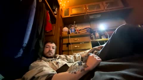 Snapshot of hungcocklg chatting on December 15, 2025, 1:21 am hungcocklg online show from December 15, 2025, 1:21 am