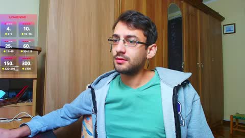 Snapshot of hungeddy chatting on December 11, 2024, 9:23 pm Eddy online show from December 11, 2024, 9:23 pm