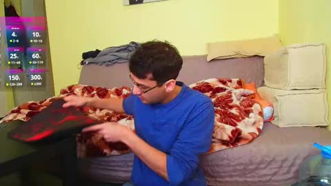 Snapshot of hungeddy chatting on February 25, 2025, 6:14 am Eddy online show from February 25, 2025, 6:14 am