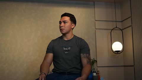 hunk_ryan online show from January 7, 2025, 1:03 pm