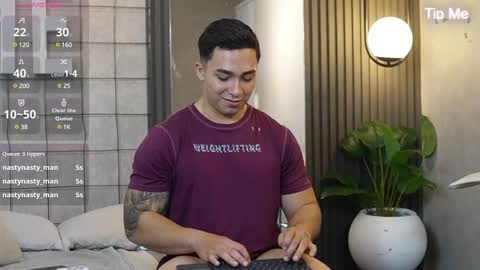 hunk_ryan online show from March 6, 2025, 3:13 pm