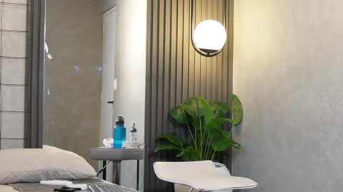 hunk_ryan online show from March 9, 2025, 12:42 pm