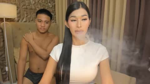 hunkhomerontop online show from October 23, 2025, 7:29 am