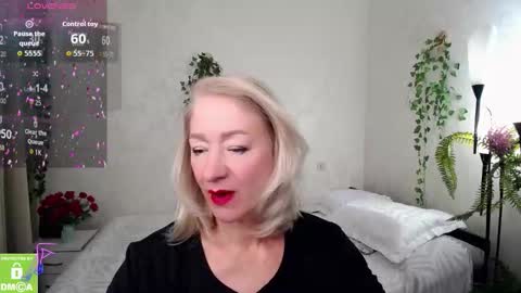 Snapshot of hunters_woman chatting on September 29, 2025, 12:10 pm Irena online show from September 29, 2025, 12:10 pm