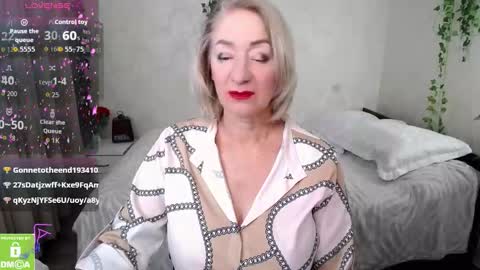 Snapshot of hunters_woman chatting on October 10, 2025, 2:10 am Irena online show from October 10, 2025, 2:10 am