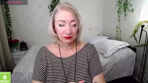 Snapshot of hunters_woman chatting on October 12, 2025, 5:01 pm Irena online show from October 12, 2025, 5:01 pm