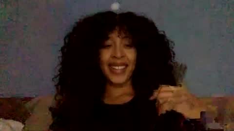 Snapshot of hunyybunz chatting on December 27, 2024, 2:47 am Goddess Hunyy online show from December 27, 2024, 2:47 am