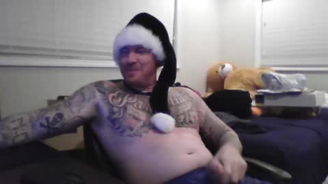 Snapshot of hurricanerodzilla chatting on December 9, 2024, 2:56 am hurricanerodzilla online show from December 9, 2024, 2:56 am