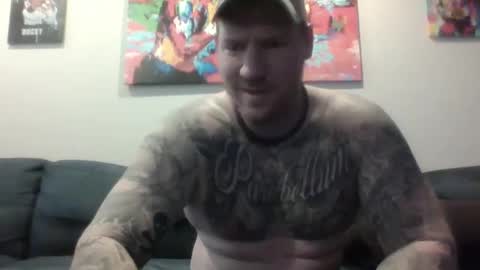 Snapshot of hurricanerodzilla chatting on January 8, 2025, 10:27 pm hurricanerodzilla online show from January 8, 2025, 10:27 pm