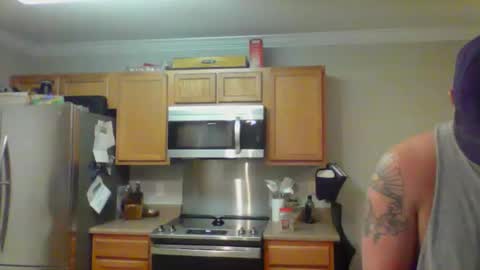 Snapshot of hydro9421 chatting on October 29, 2025, 12:02 am hydro9421 online show from October 29, 2025, 12:02 am