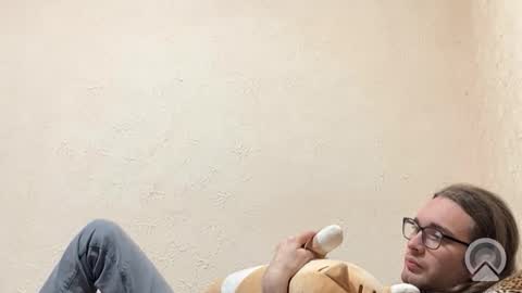 Snapshot of hyperfixation chatting on November 7, 2025, 4:07 pm hyperfixation online show from November 7, 2025, 4:07 pm