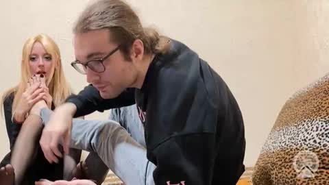 Snapshot of hyperfixation chatting on November 9, 2025, 9:46 pm hyperfixation online show from November 9, 2025, 9:46 pm