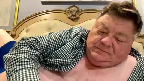 Snapshot of hypnotizing4u chatting on September 24, 2025, 12:08 pm hypnotizing4u online show from September 24, 2025, 12:08 pm