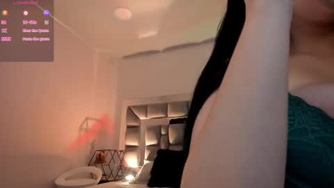 Akane online show from October 22, 2025, 1:11 pm