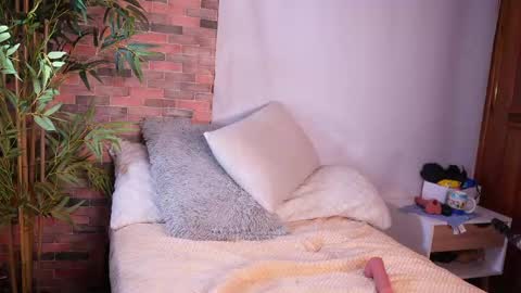 Snapshot of i_am_lucy1 chatting on February 11, 2025, 9:31 am Lucy online show from February 11, 2025, 9:31 am