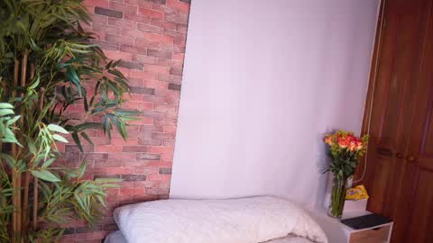 Snapshot of i_am_lucy1 chatting on February 13, 2025, 10:02 am Lucy online show from February 13, 2025, 10:02 am