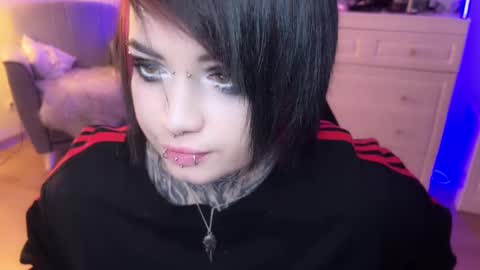 Snapshot of i_died_again chatting on December 14, 2024, 1:38 pm Asya online show from December 14, 2024, 1:38 pm