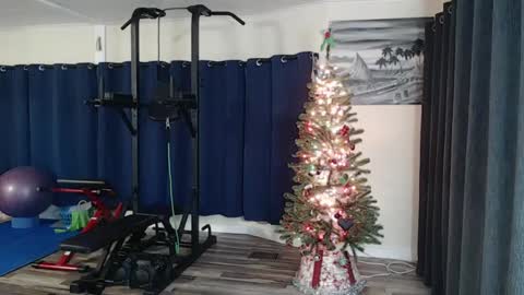 Snapshot of i_fetishize_u chatting on January 6, 2025, 11:31 pm ShortStuff online show from January 6, 2025, 11:31 pm