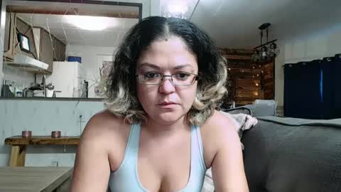 Snapshot of i_fetishize_u chatting on February 13, 2025, 9:06 pm ShortStuff online show from February 13, 2025, 9:06 pm