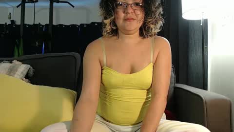 Snapshot of i_fetishize_u chatting on February 22, 2025, 3:36 pm ShortStuff online show from February 22, 2025, 3:36 pm