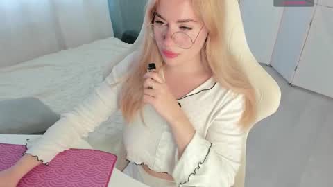 Snapshot of i_want_you_eva chatting on November 10, 2025, 9:08 am HiI am EvaPVT is open online show from November 10, 2025, 9:08 am