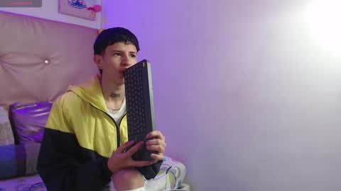 iam_lukas__ online show from December 17, 2025, 3:18 pm