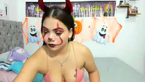 Snapshot of iam_mai chatting on October 31, 2025, 10:00 pm iam_mai online show from October 31, 2025, 10:00 pm