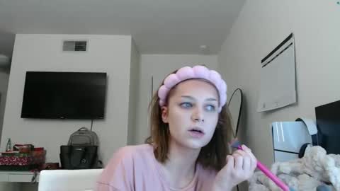 Snapshot of iamalexialove chatting on December 4, 2025, 11:02 pm Lexi Love online show from December 4, 2025, 11:02 pm