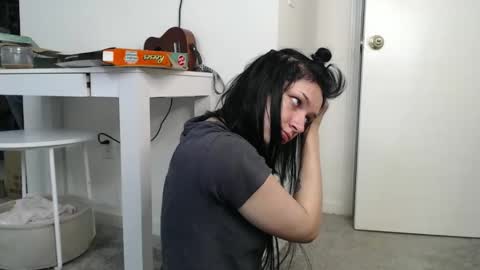 Snapshot of iamalexialove chatting on December 17, 2025, 4:24 pm Lexi Love online show from December 17, 2025, 4:24 pm