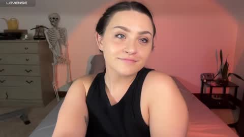 Snapshot of iamcrystalann chatting on February 8, 2025, 4:36 am Crystal online show from February 8, 2025, 4:36 am