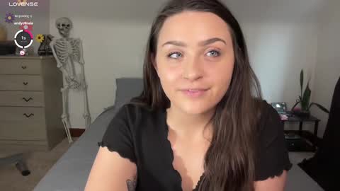 Snapshot of iamcrystalann chatting on February 13, 2025, 4:28 pm Crystal online show from February 13, 2025, 4:28 pm