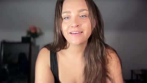 Snapshot of iamcrystalann chatting on October 19, 2025, 6:03 am Crystal online show from October 19, 2025, 6:03 am