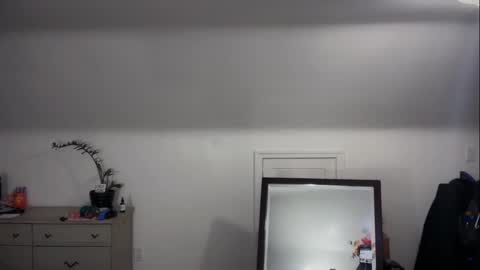 Snapshot of iamcrystalann chatting on November 30, 2025, 3:27 pm Crystal online show from November 30, 2025, 3:27 pm