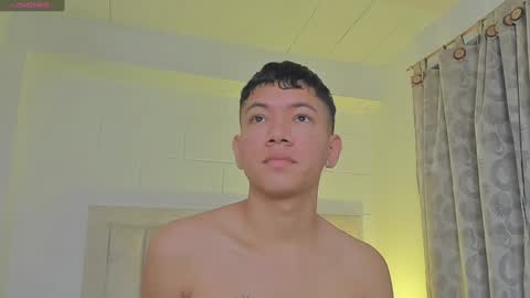 Snapshot of iamjulian_ chatting on January 30, 2025, 11:01 am Juliiiiian online show from January 30, 2025, 11:01 am