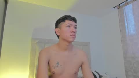 Snapshot of iamjulian_ chatting on February 28, 2025, 11:25 am Juliiiiian online show from February 28, 2025, 11:25 am