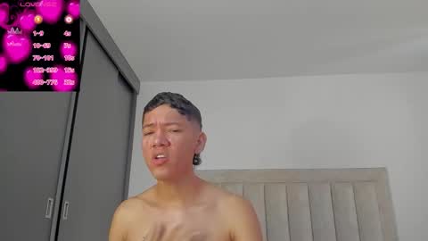 Snapshot of iamjulian_ chatting on October 9, 2025, 11:41 am Juliiiiian online show from October 9, 2025, 11:41 am