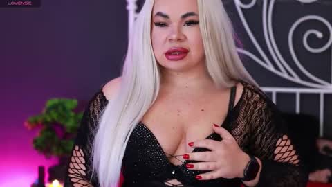 Snapshot of iamlila chatting on October 3, 2025, 3:20 pm Lila online show from October 3, 2025, 3:20 pm