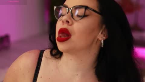 Snapshot of iamlila chatting on November 9, 2025, 4:27 pm Lila online show from November 9, 2025, 4:27 pm