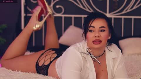 Snapshot of iamlila chatting on November 27, 2025, 2:52 pm Lila online show from November 27, 2025, 2:52 pm