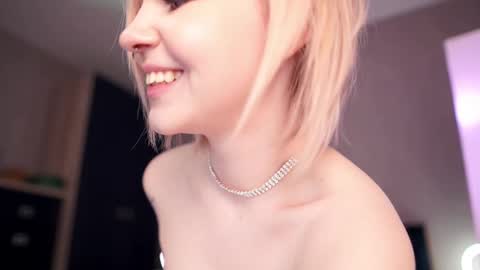 Snapshot of iamninamint chatting on February 15, 2025, 10:10 pm Nina online show from February 15, 2025, 10:10 pm